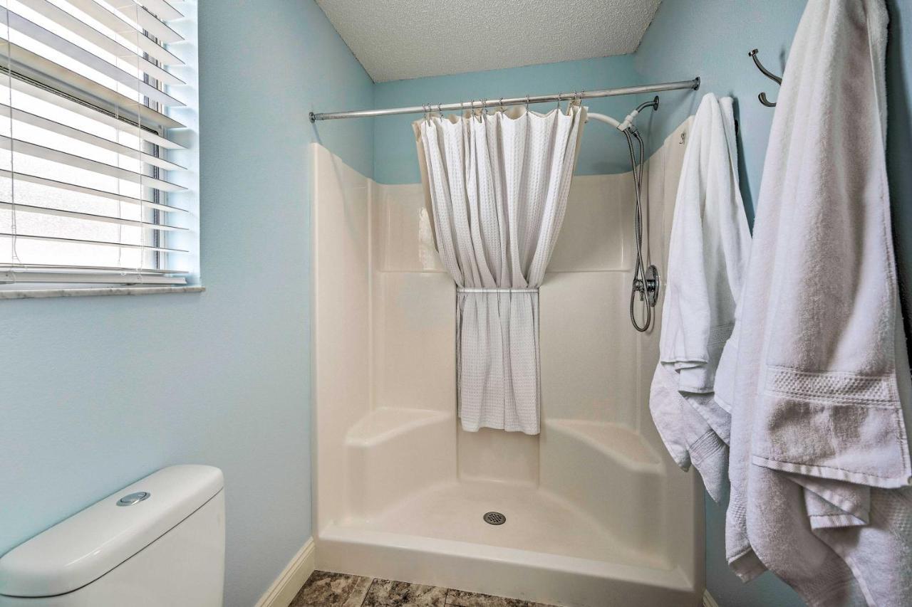 Home In The Villages With Lanai And Private Hot Tub! 외부 사진